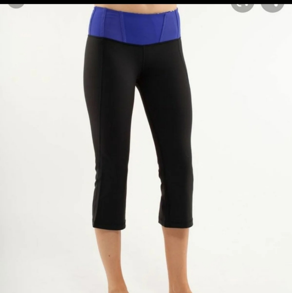 Lululemon crops with slit - Picture 2 of 8
